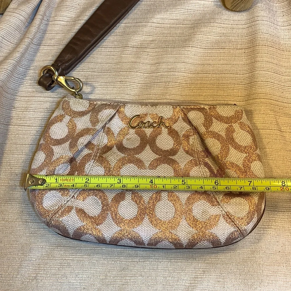 Coach preloved signs